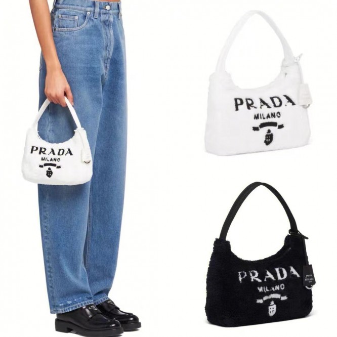 【2022秋冬新作 】Vivi 雑誌掲載！韓国の宋智雅さん愛用のPrada Hoboバッグ