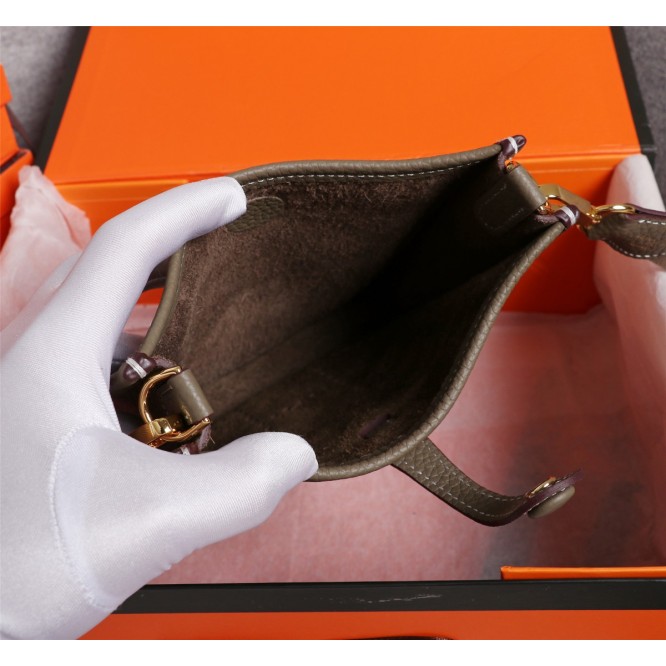 ★新入荷★HERMES エルメス Evelyne MINI エヴリン ミニ ショルダーバッグ 斜めかけ H069426CCCR
