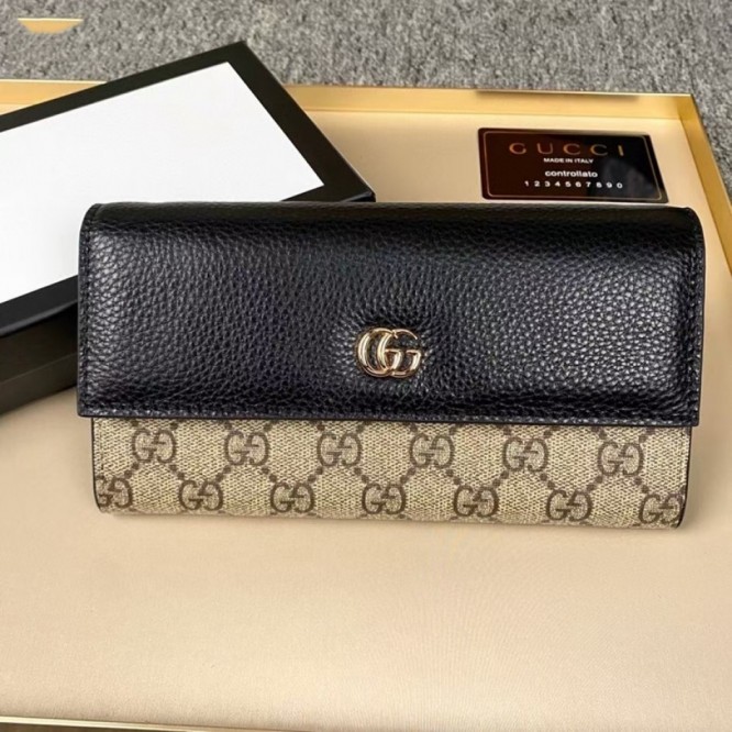 Gucci・〔GGマーモント〕レザー チェーンウォレット財布