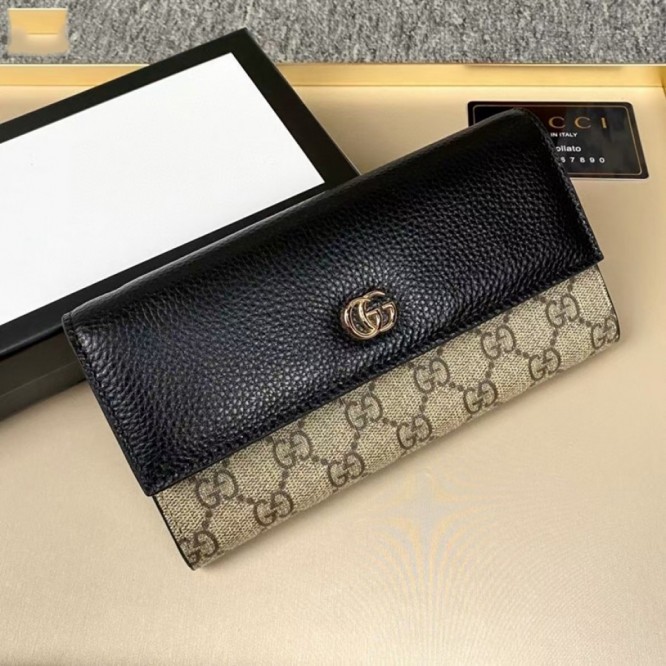 Gucci・〔GGマーモント〕レザー チェーンウォレット財布