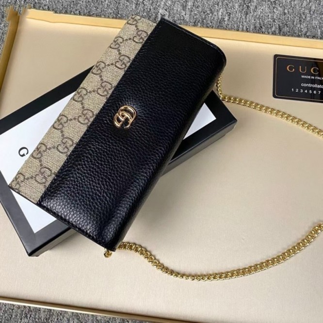Gucci・〔GGマーモント〕レザー チェーンウォレット財布
