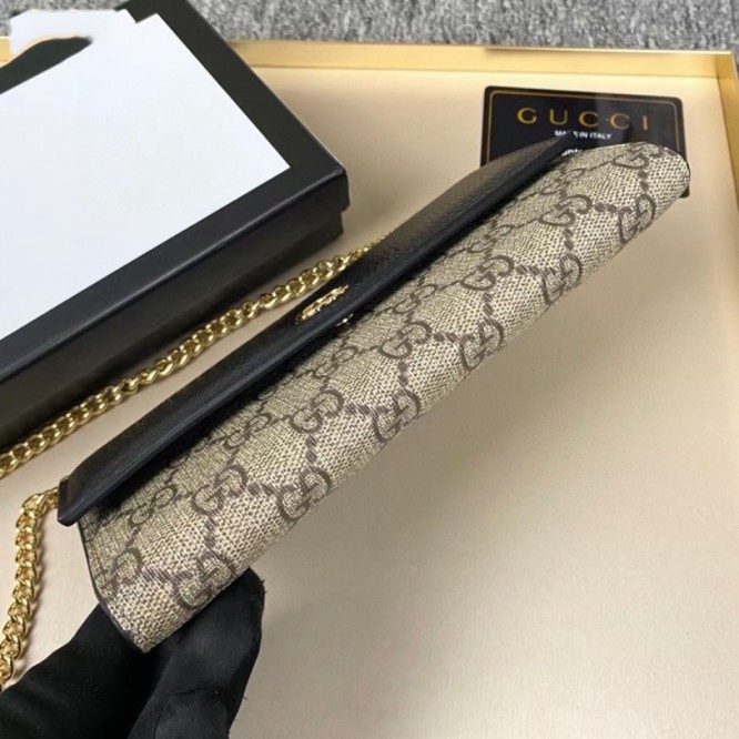 Gucci・〔GGマーモント〕レザー チェーンウォレット財布