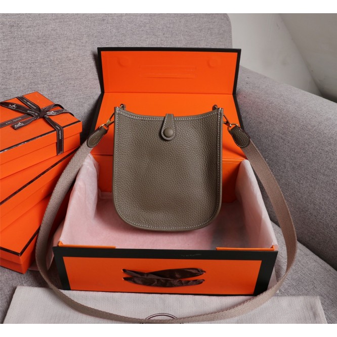 ★新入荷★HERMES エルメス Evelyne MINI エヴリン ミニ ショルダーバッグ 斜めかけ H069426CCCR