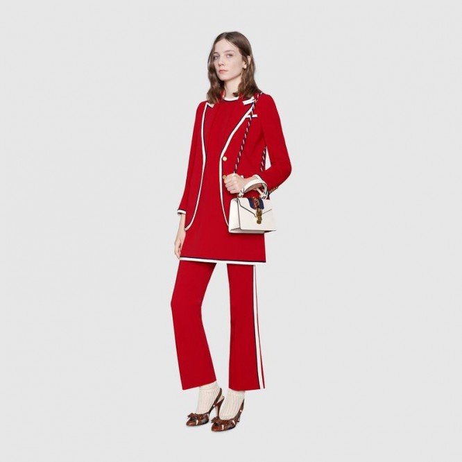 【GUCCI】人気の〔シルヴィ〕レザー ミニバッグ★すぐ届く！
