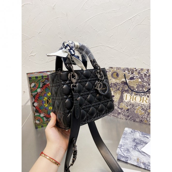 Dior バッグ《LADY DIOR MY ABCDIOR》ブラック カナージュ   M0538BCAL_M900