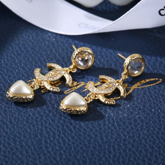 Chanel・ シャネルスタッドピアス イヤリング