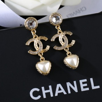 Chanel・ シャネルスタッドピアス イヤリング