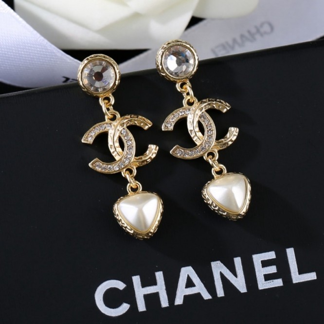Chanel・ シャネルスタッドピアス イヤリング