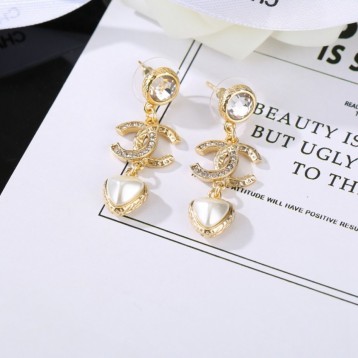 Chanel・ シャネルスタッドピアス イヤリング