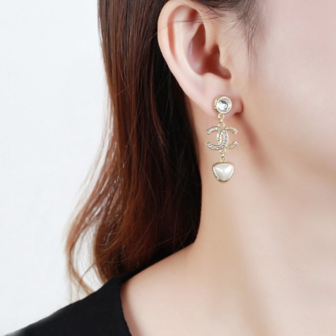 Chanel・ シャネルスタッドピアス イヤリング