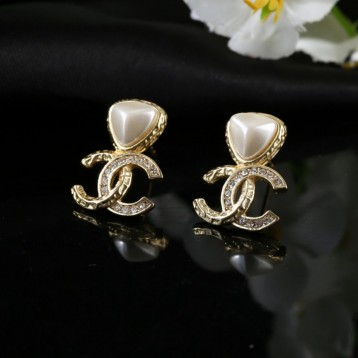 Chanel・ シャネルスタッドピアス イヤリング