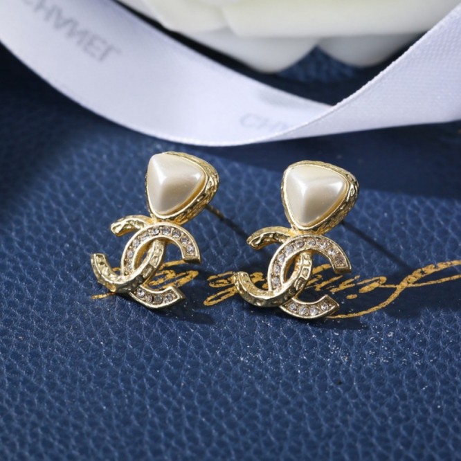 Chanel・ シャネルスタッドピアス イヤリング