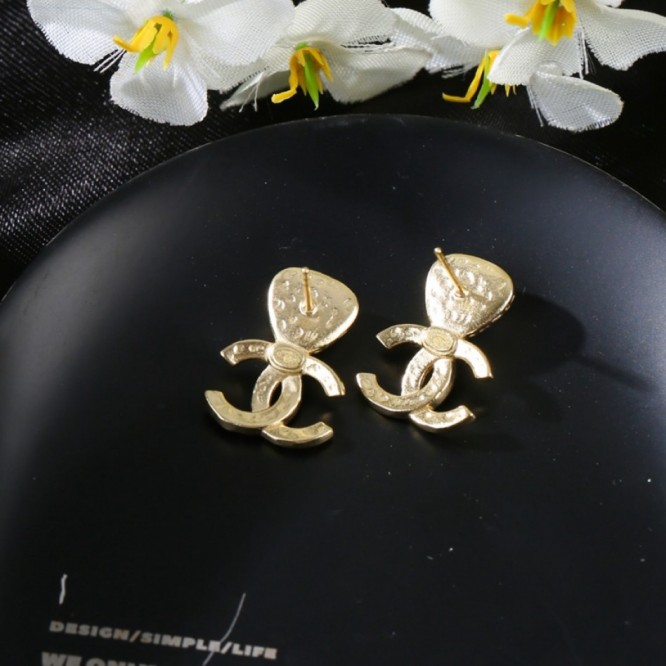Chanel・ シャネルスタッドピアス イヤリング