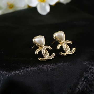 Chanel・ シャネルスタッドピアス イヤリング Chanel・ シャネルスタッドピアス イヤリング