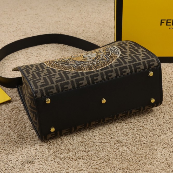 FENDI サンシャイン ミディアム トート バッグ レザー