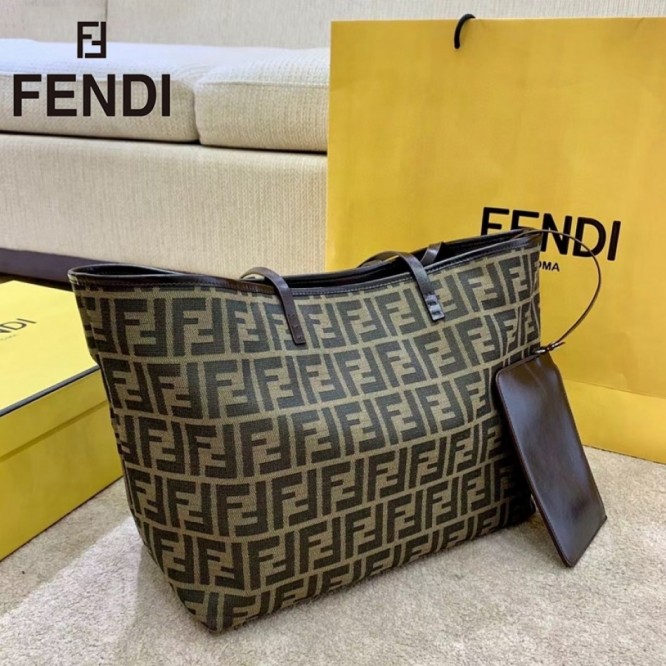 FENDI フェンディ 2021年最新なクラシックな トートバッグ