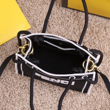 FENDI PEEKABOO フェンディ ピーカブー ミニ FENDI PEEKABOO フェンディ ピーカブー ミニ