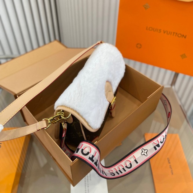 【Louis Vuitton】2022冬季限定!★モコモコ可愛いディアヌバッグ