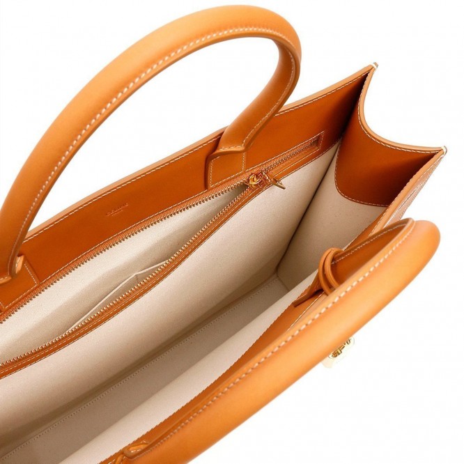 【CELINE】永遠の定番クラシックトートから | 夏にも持ちたい帆布バッグ新登場