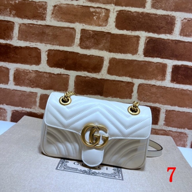 Gucci〔GGマーモント〕 キルティング ミニバッグ446744