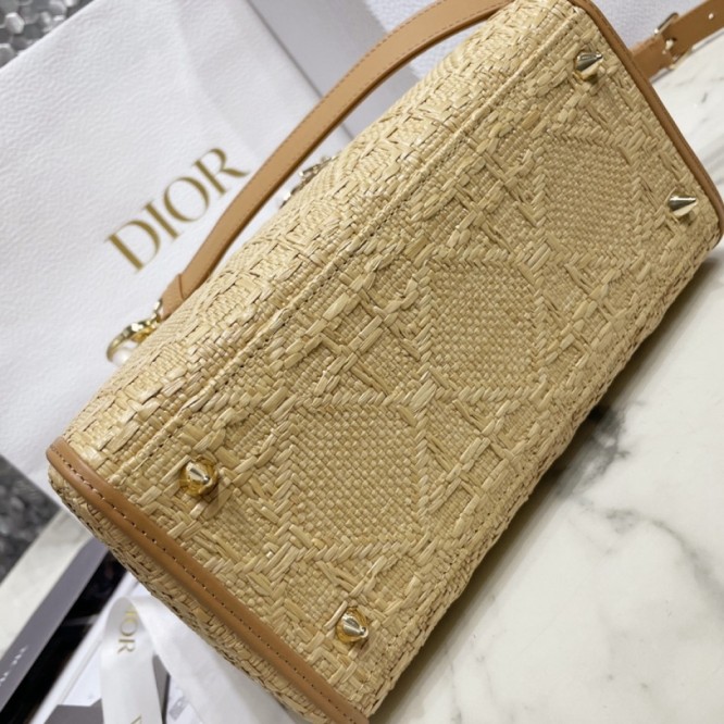 【ディオール】LADY DIOR カナージュミディアム バッグM0565OMBD