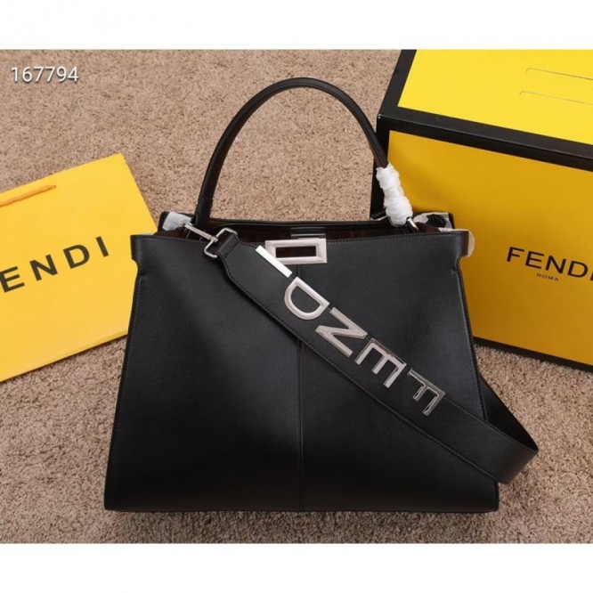 FENDI フェンディ 2021年最新なクラシックな ショルダーバッグ