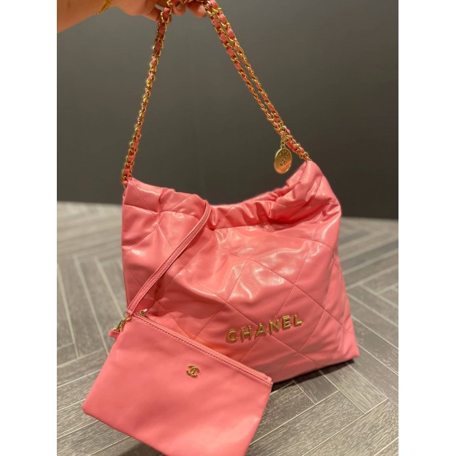 VERY雑誌掲載！通勤からお出かけまで【CHANEL】シャネル 22 ハンドバッグ