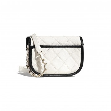 【CHANEL】大人気 グレインカーフスキンミニメッセンジャーバッグ