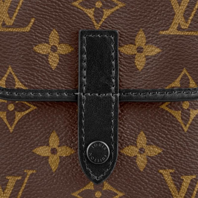 LOUIS VUITTON クリストファーウエアラブル ウォレット M69404
