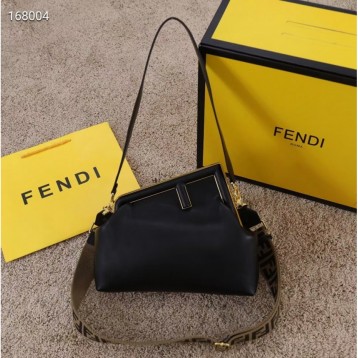 FENDI フェンディ 2021年最新なクラシックな ショルダーバッグ