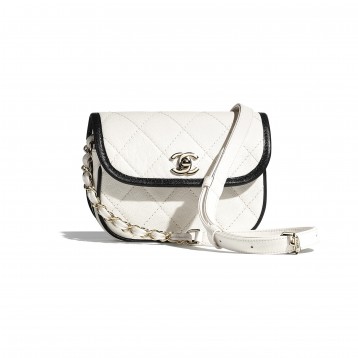 【CHANEL】大人気 グレインカーフスキンミニメッセンジャーバッグ