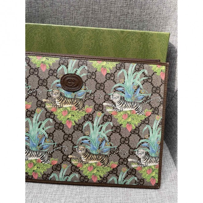 22SS GUCCI TIGER プリント GG ポーチ GGスプリーム688378