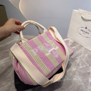 長澤まさみさん着用!【PRADA】感あふれる新作“ラフィアトートバッグ”が登場! 長澤まさみさん着用!【PRADA】感あふれる新作“ラフィアトートバッグ”が登場!