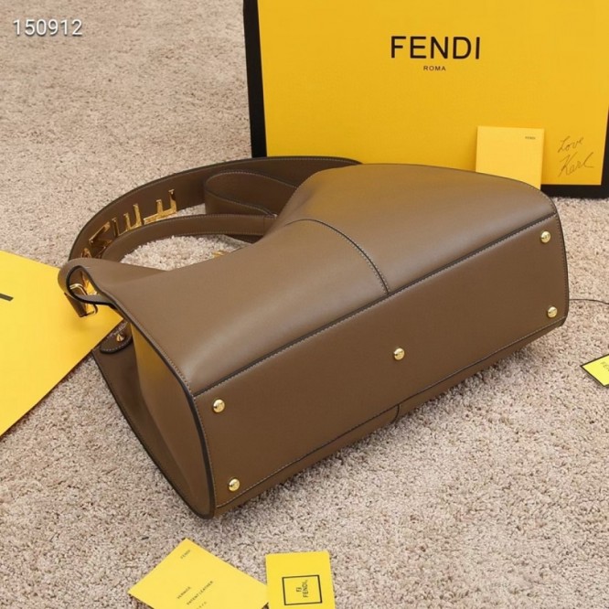 FENDI フェンディ 2021年最新なクラシックな ショルダーバッグ