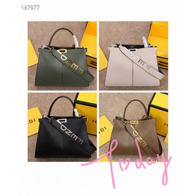 FENDI フェンディ 2021年最新なクラシックな ショルダーバッグ