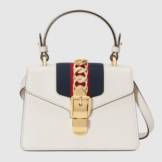 【GUCCI】人気の〔シルヴィ〕レザー ミニバッグ★すぐ届く！