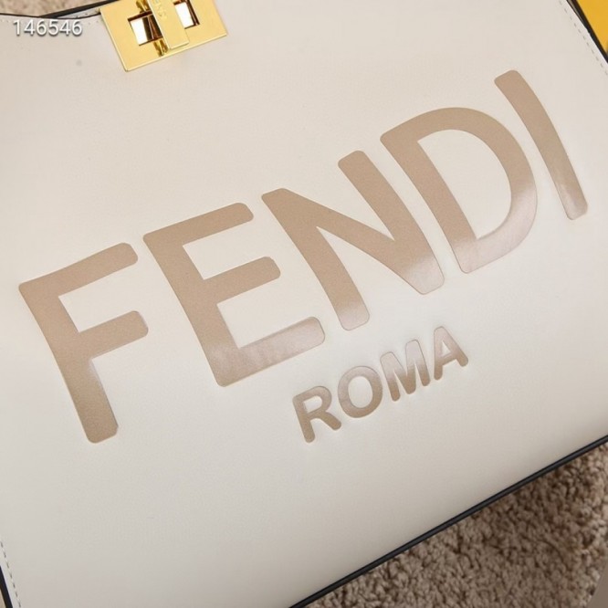 FENDI フェンディ 2021年最新なクラシックな ショルダーバッグ