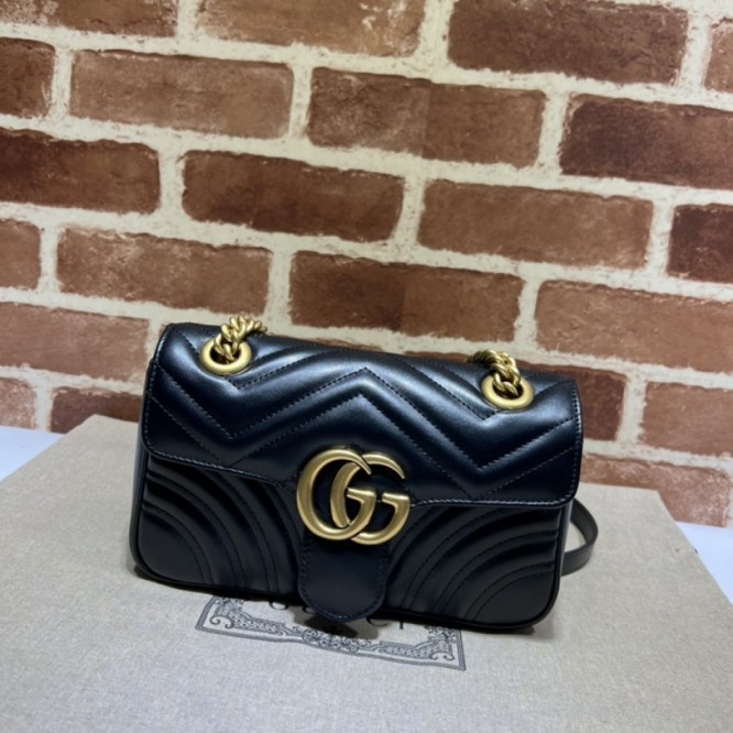Gucci〔GGマーモント〕 キルティング ミニバッグ446744