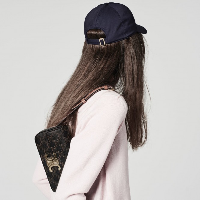 【CELINE】トリオンフ ショルダーバッグ TRIOMPHE CANVAS