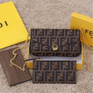 FENDI フェンディ なクラシックな ショルダーバッグ
