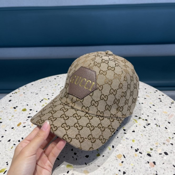 GUCCI GGキャンバス ベースボールキャップ