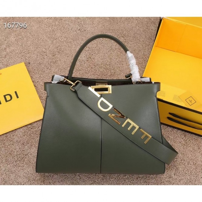 FENDI フェンディ 2021年最新なクラシックな ショルダーバッグ