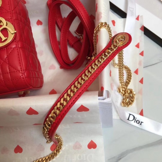 Dior ミニバッグ《LADY DIOR Cannage》チェリーレッド ラム