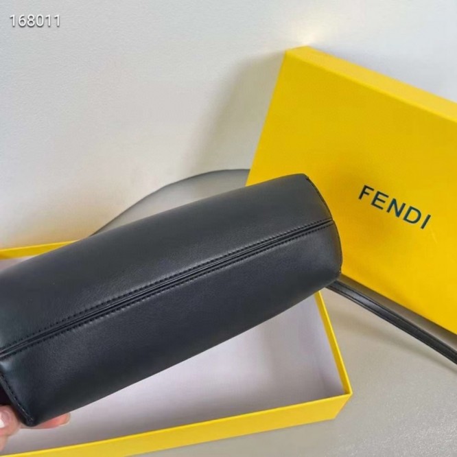 FENDI フェンディ 2021年最新なクラシックな ショルダーバッグ