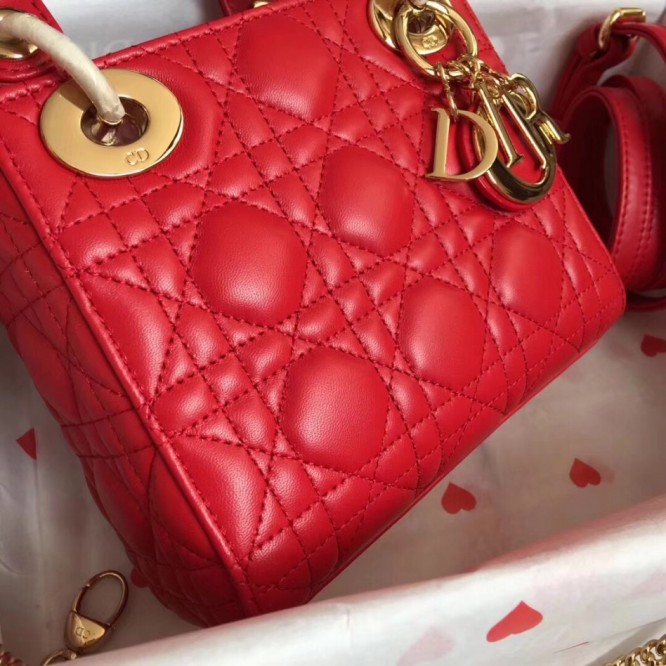 Dior ミニバッグ《LADY DIOR Cannage》チェリーレッド ラム