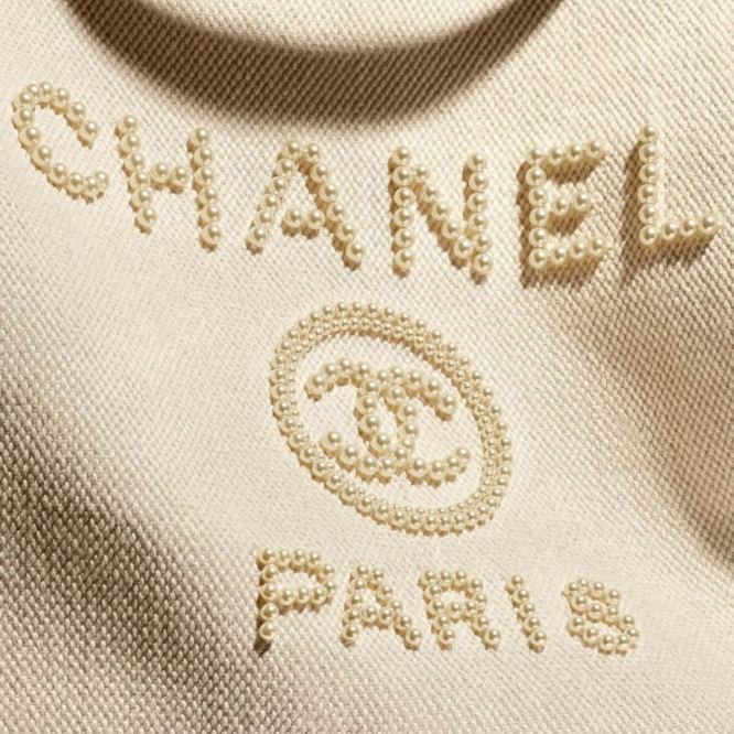 【CHANEL】ラージ ロゴ トート 超可愛い  収納性抜群！