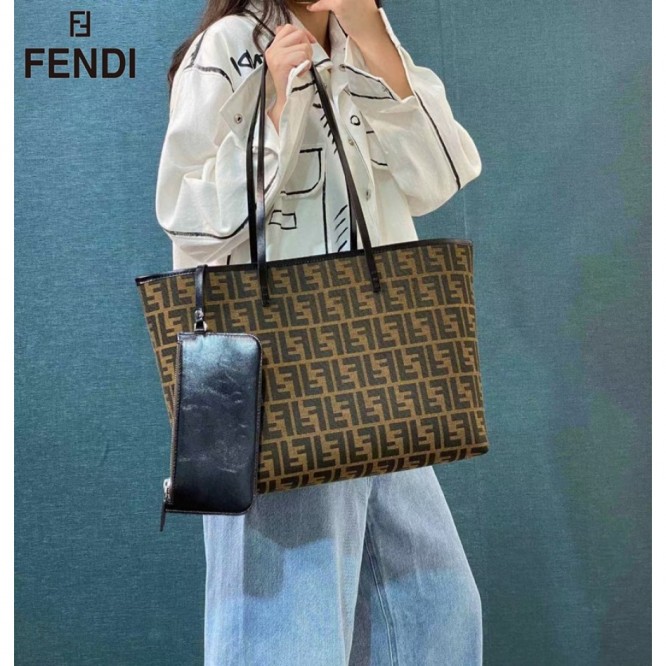 FENDI フェンディ 2021年最新なクラシックな トートバッグ