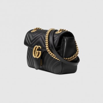 【芸能人愛用☆】GUCCI グッチ 〔GGマーモント〕キルティング スモール ショルダーバッグ 443497 DTDIT 1000 【芸能人愛用☆】GUCCI グッチ 〔GGマーモント〕キルティング スモール ショルダーバッグ 443497 DTDIT 1000