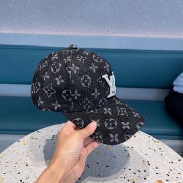 Louis Vuittonルイ・2022年最新キャップ スポーツ帽子 男女兼用 日よけ 野球帽 帽子 ベースボールキャップ Louis Vuittonルイ・2022年最新キャップ スポーツ帽子 男女兼用 日よけ 野球帽 帽子 ベースボールキャップ