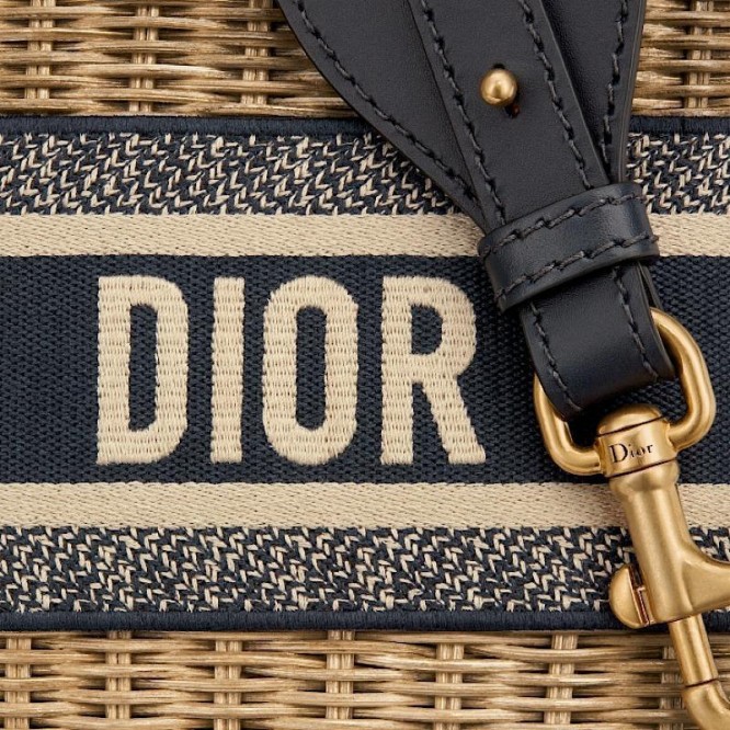 【DIOR】新木優子さん愛用！夏スタイルにぴったり☆カゴバッグWICKER